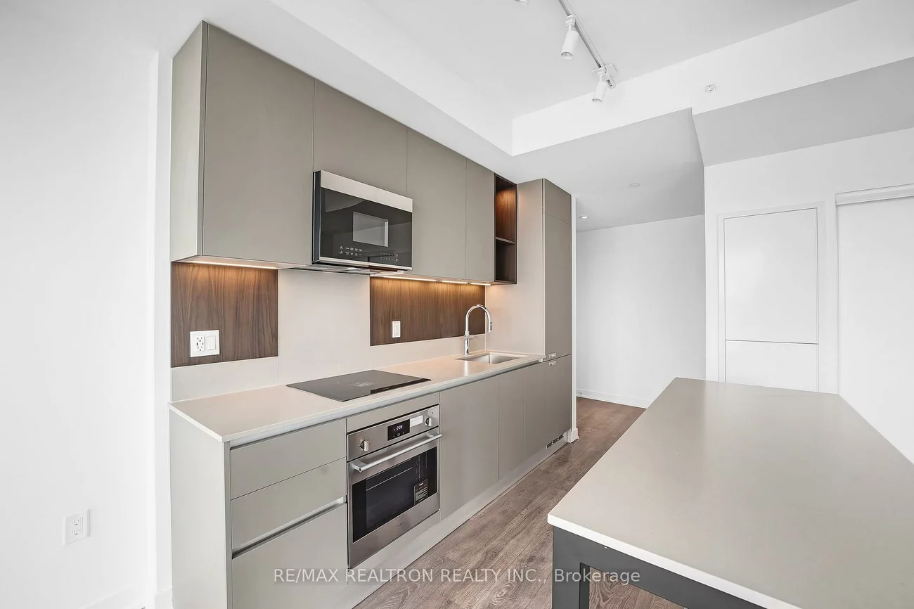39, Mary, City Centre, Barrie