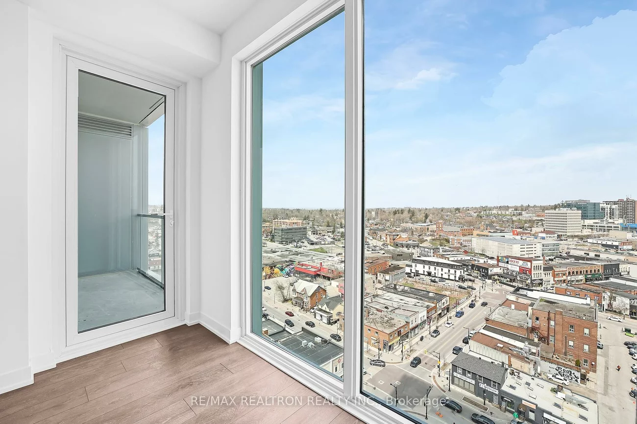 39, Mary, City Centre, Barrie