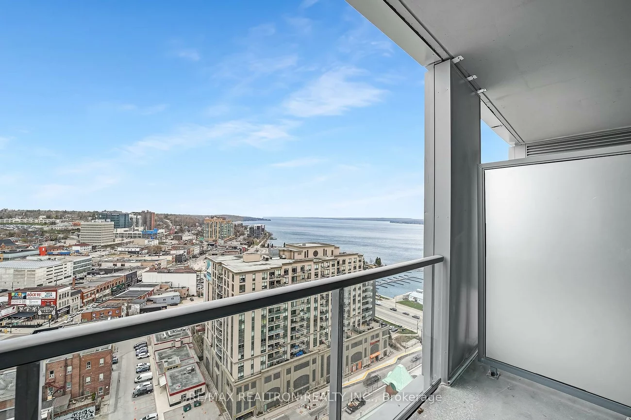39, Mary, City Centre, Barrie