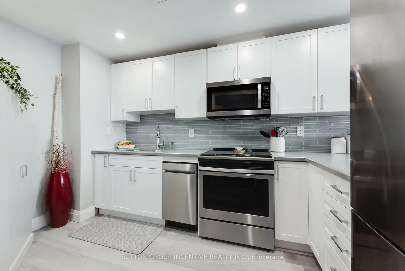 181, Collier, North Shore, Barrie