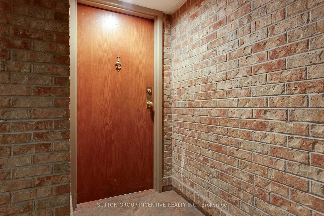 181, Collier, North Shore, Barrie