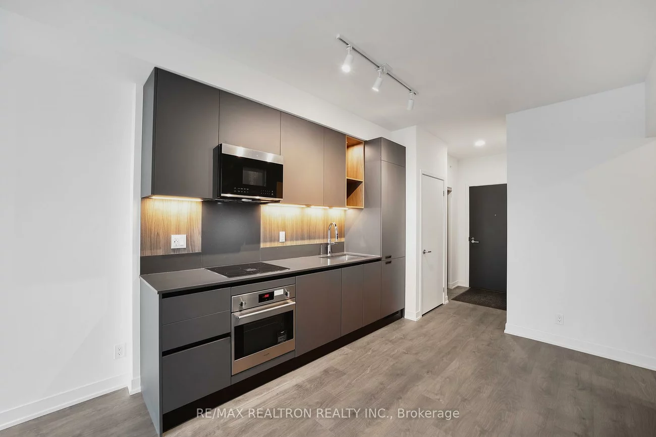 39, Mary, City Centre, Barrie