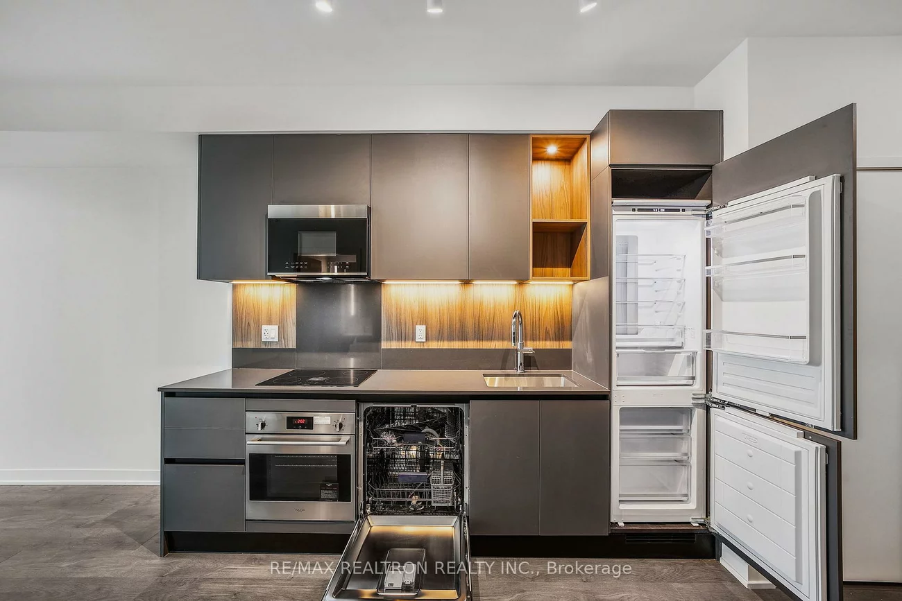 39, Mary, City Centre, Barrie