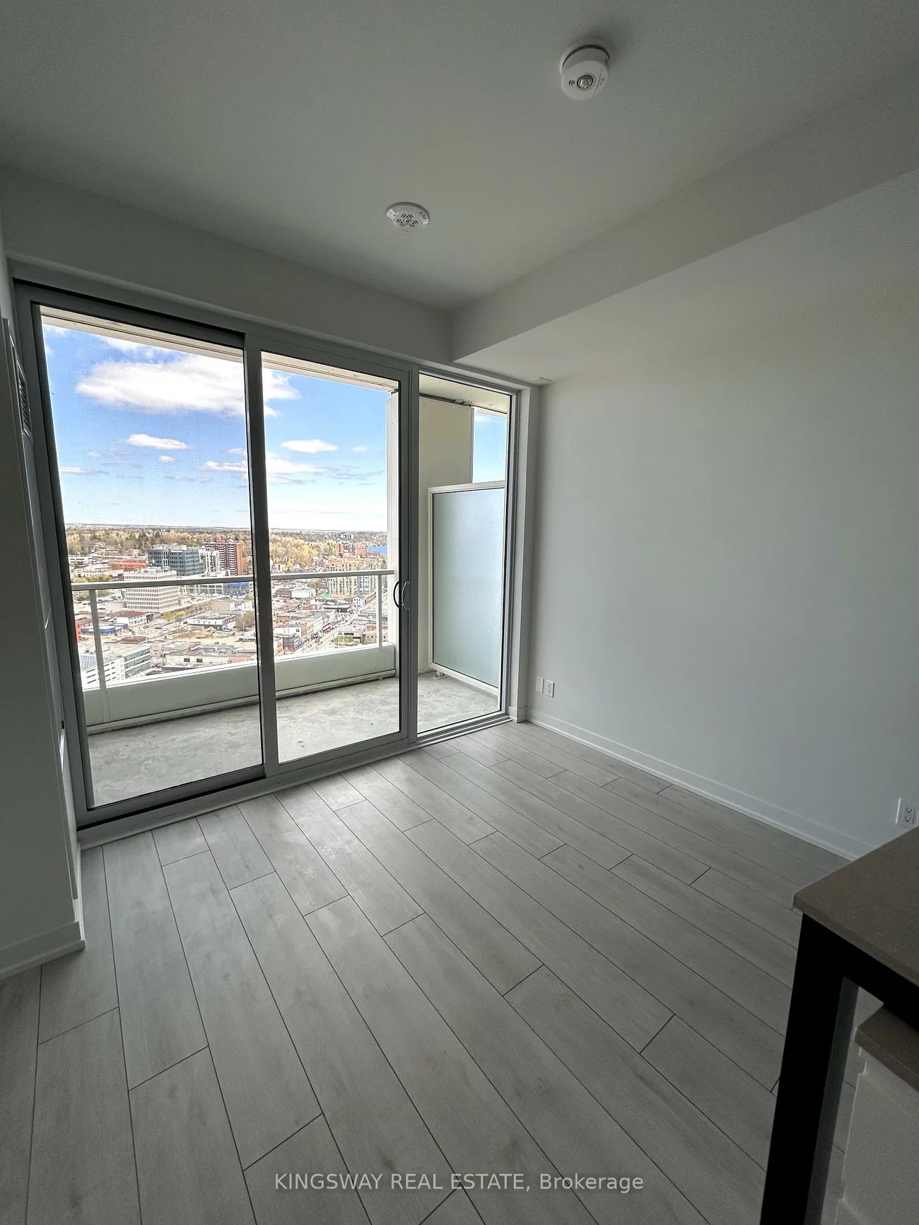 39, mary, City Centre, Barrie