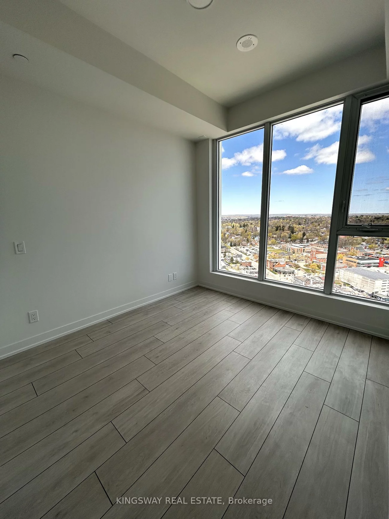 39, mary, City Centre, Barrie