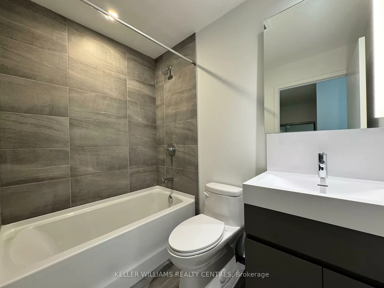 39, Mary, City Centre, Barrie