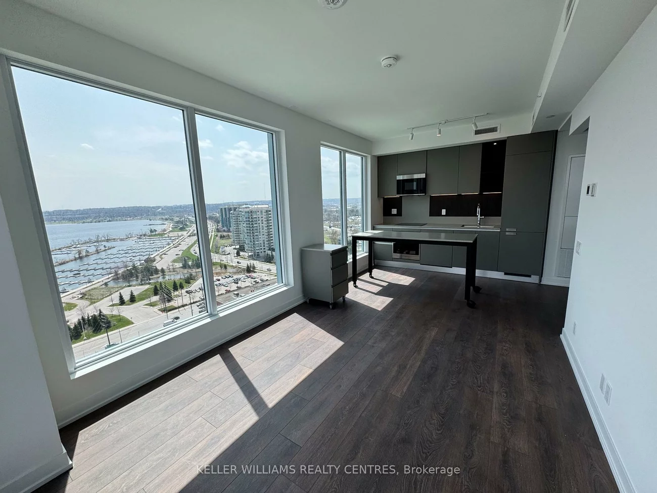 39, Mary, City Centre, Barrie