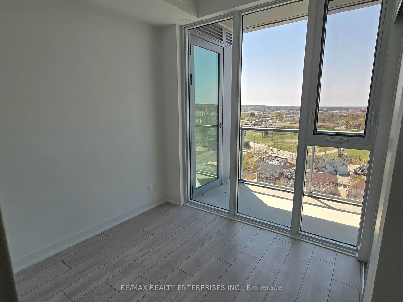 39, Mary, City Centre, Barrie