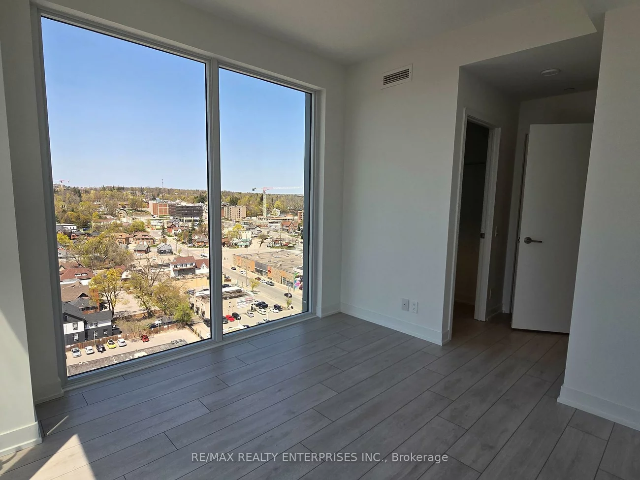 39, Mary, City Centre, Barrie