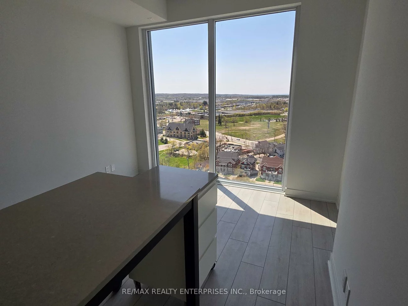39, Mary, City Centre, Barrie