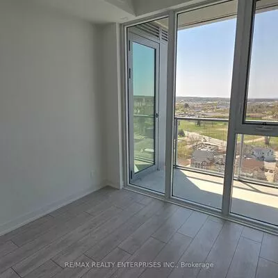 39, Mary, City Centre, Barrie