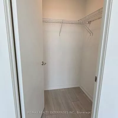 39, Mary, City Centre, Barrie