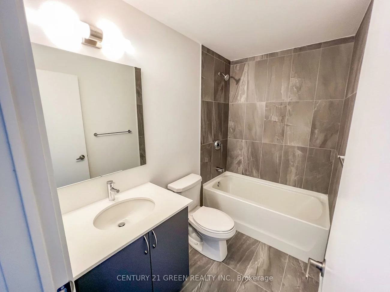 56, Lakeside, Little Lake, Barrie