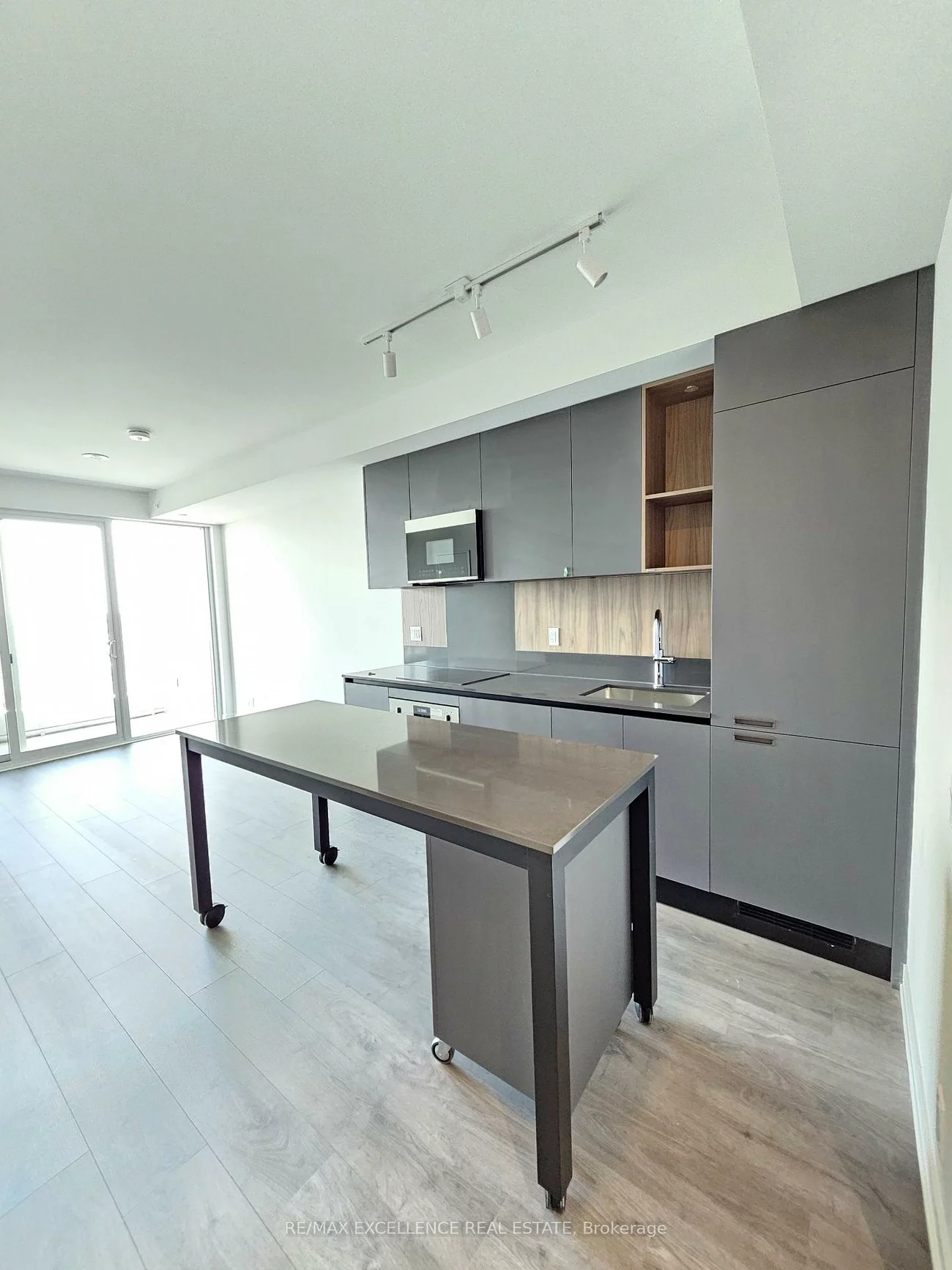 39, Mary, City Centre, Barrie