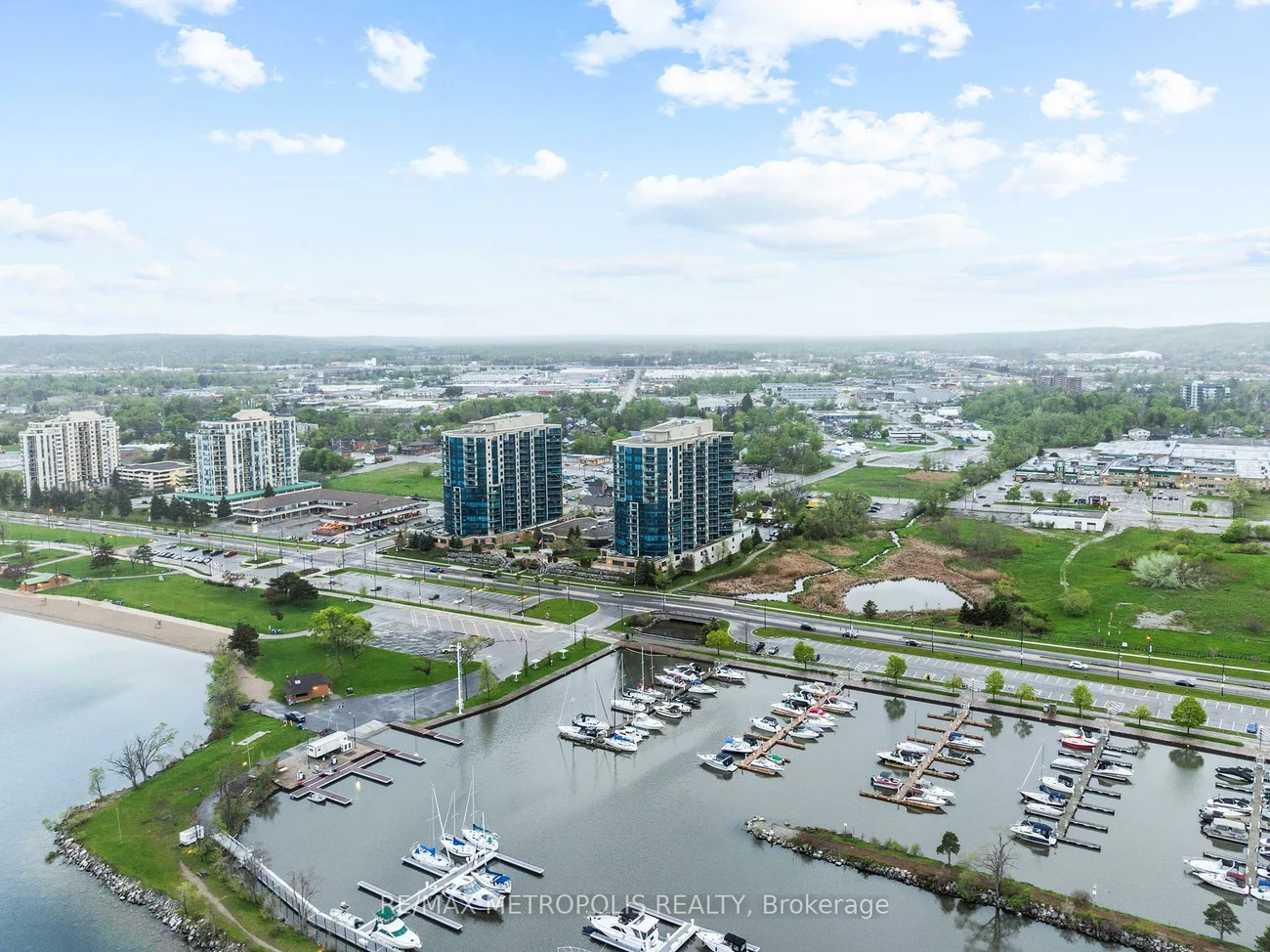 33, Ellen, City Centre, Barrie