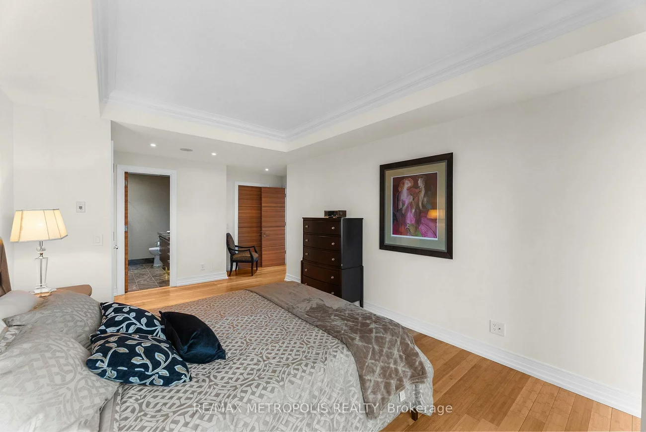 33, Ellen, City Centre, Barrie
