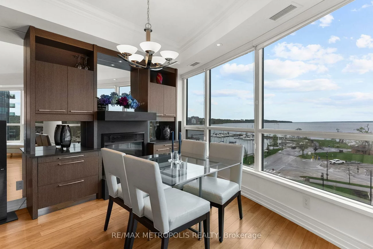 33, Ellen, City Centre, Barrie