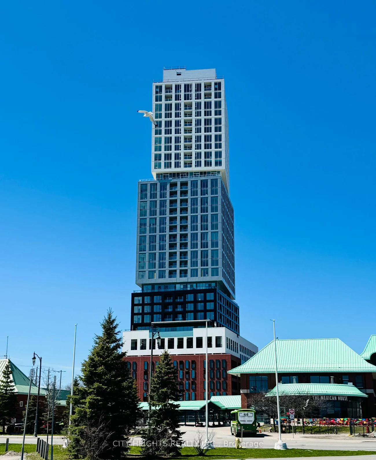 39, Mary, City Centre, Barrie