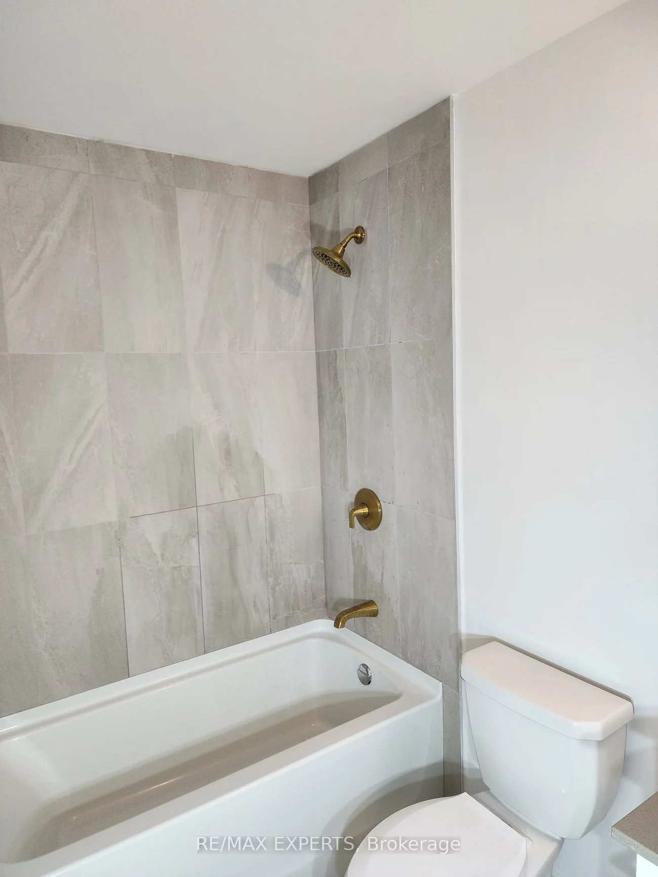 56, Lakeside, Little Lake, Barrie