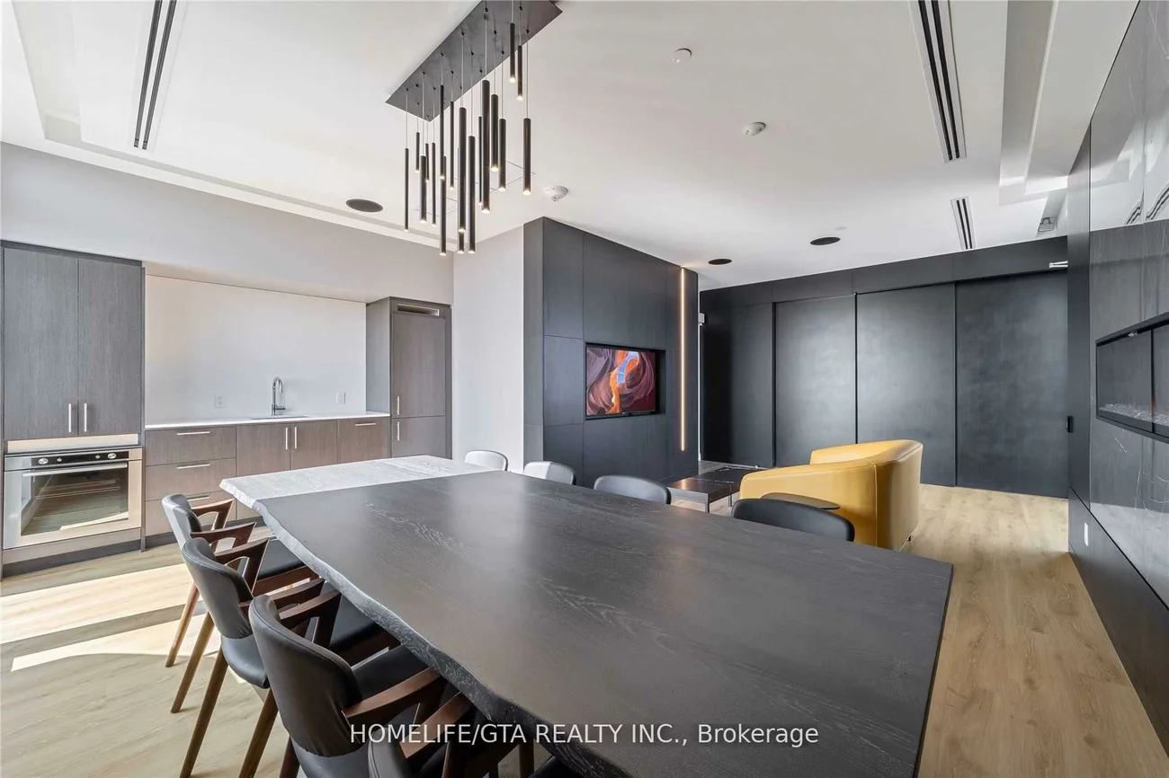 681, Yonge, Painswick South, Barrie
