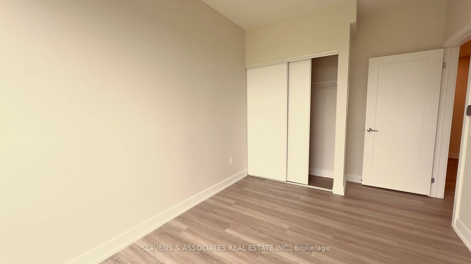 41, Johnson, North Shore, Barrie