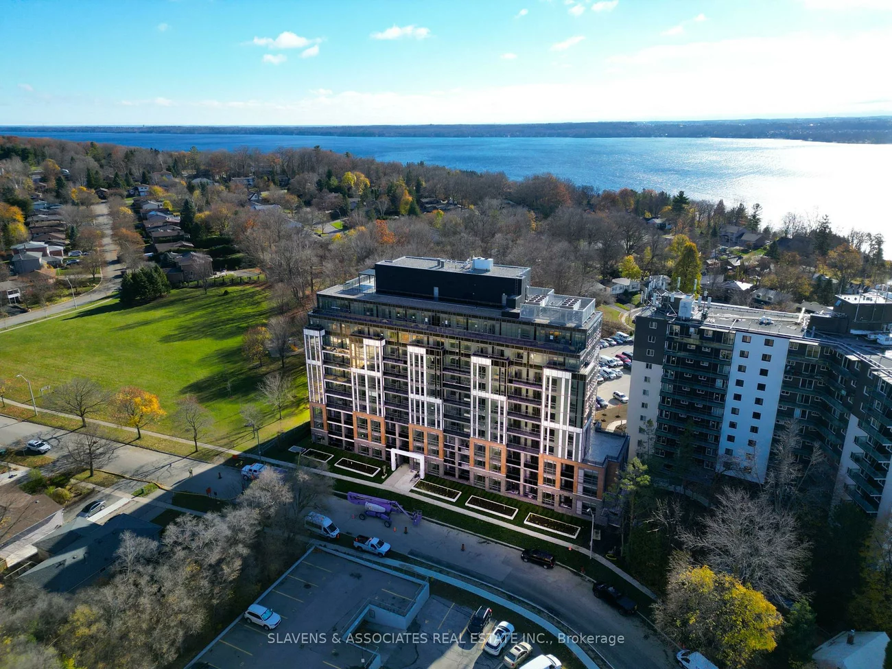 41, Johnson, North Shore, Barrie
