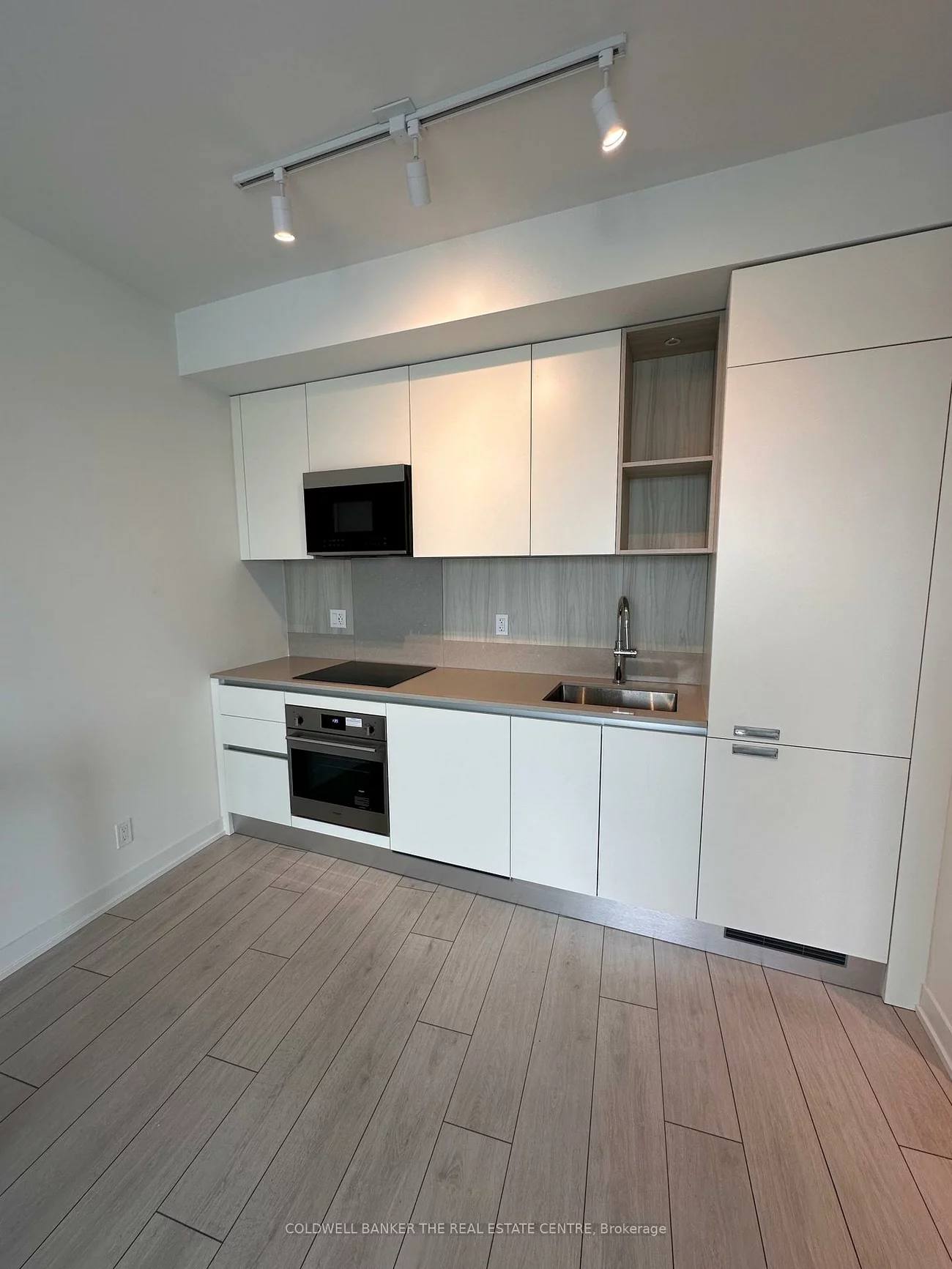 39, Mary, City Centre, Barrie