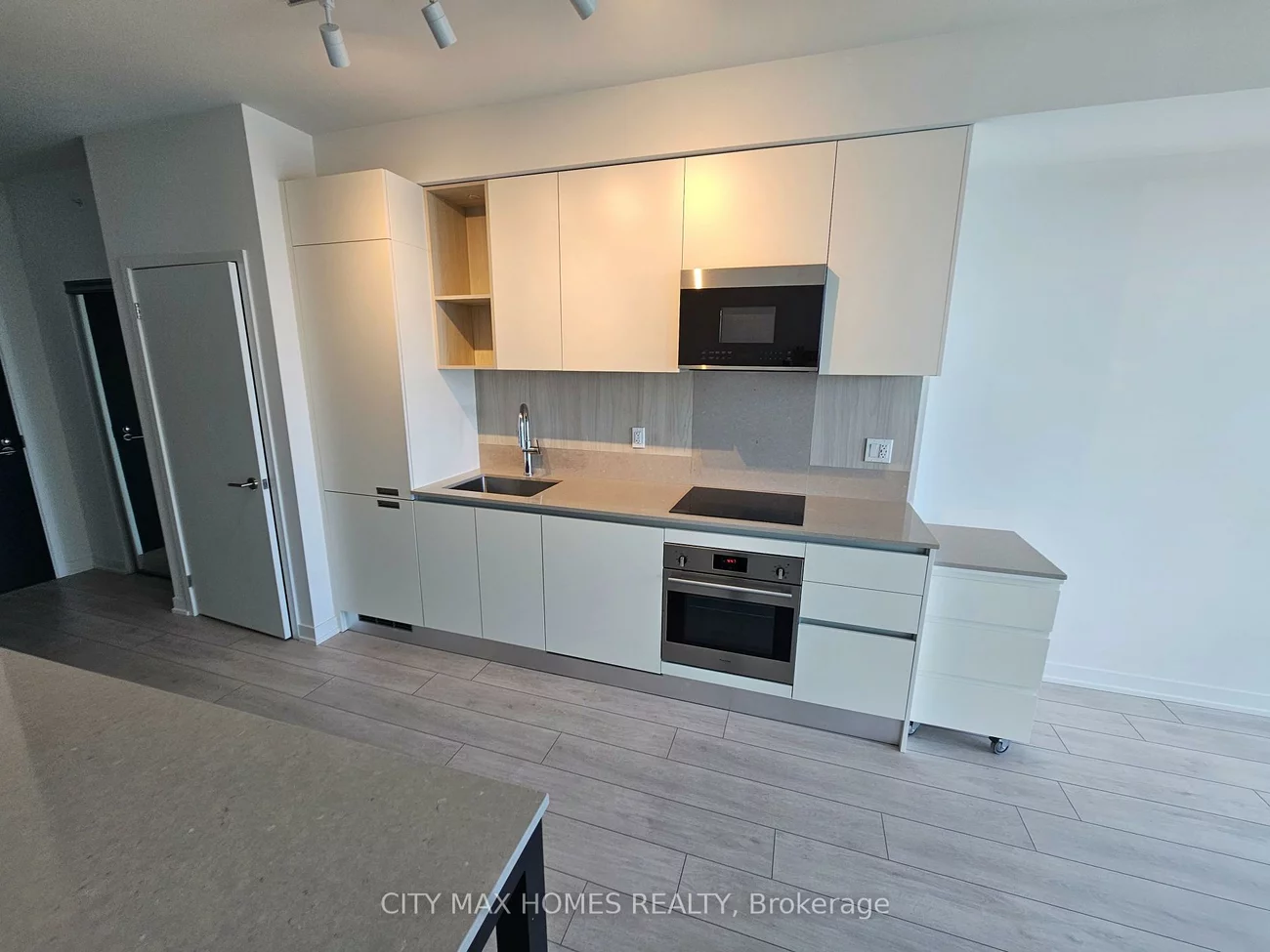 39, Mary, City Centre, Barrie