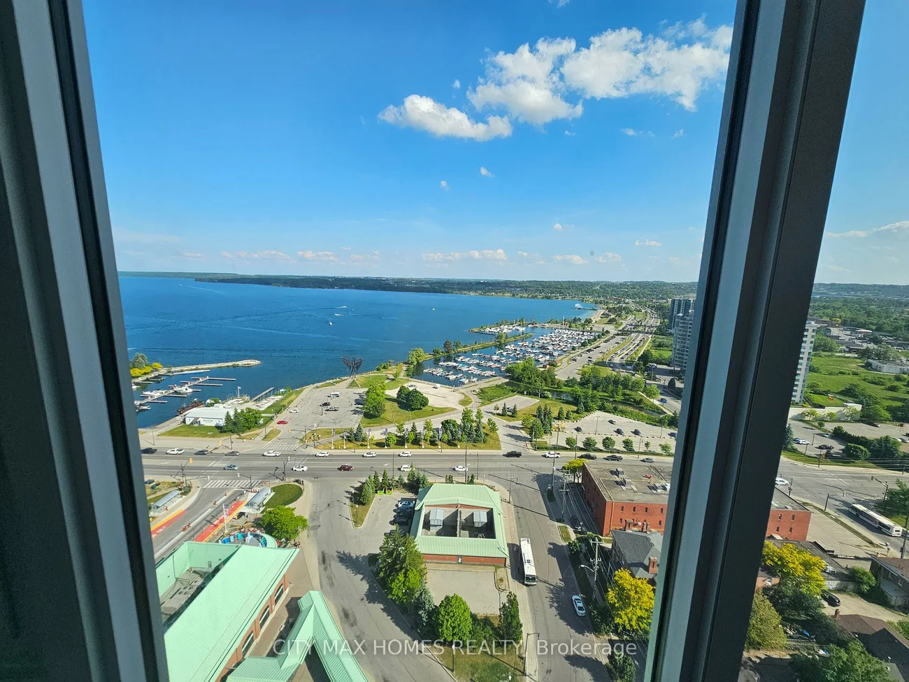 39, Mary, City Centre, Barrie