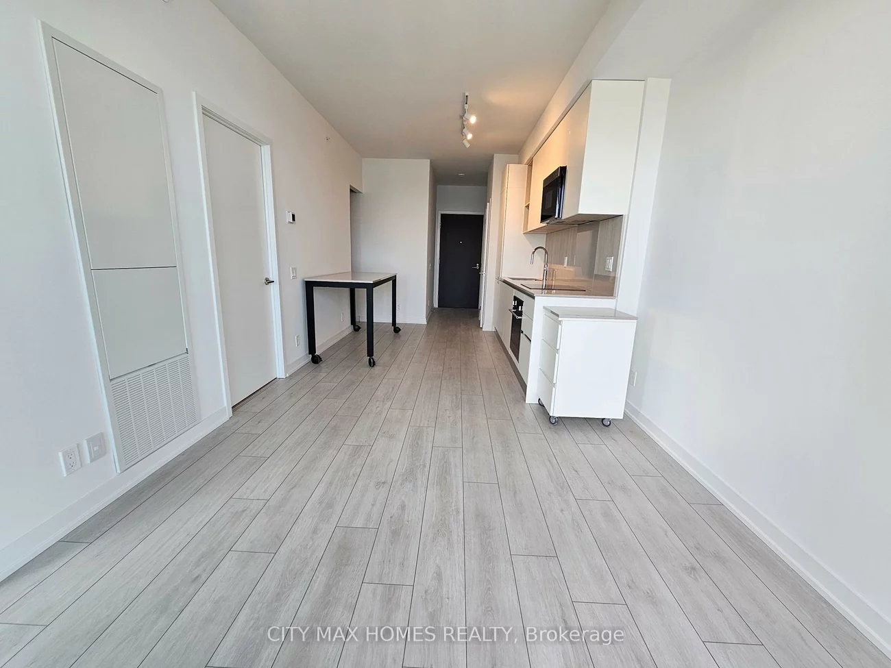 39, Mary, City Centre, Barrie