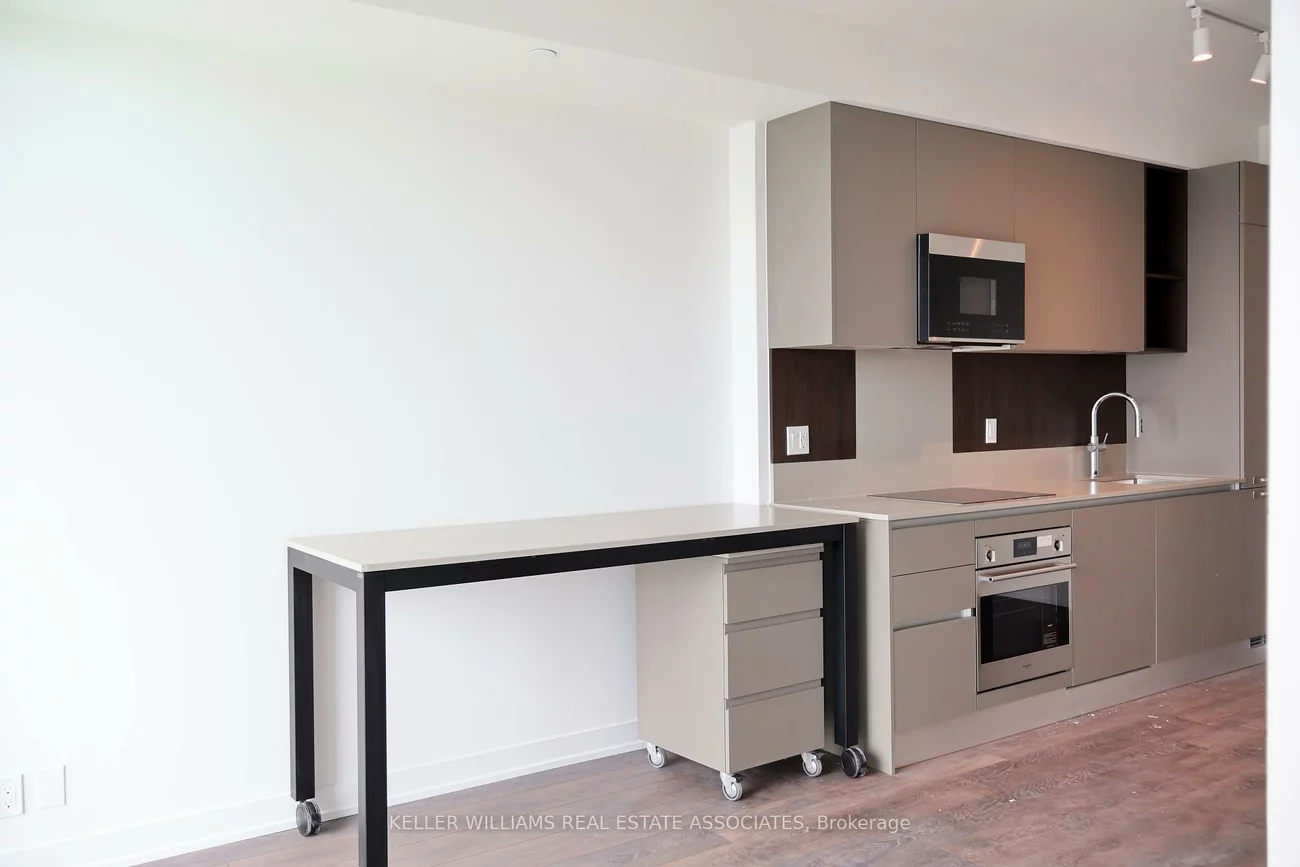 39, Mary, City Centre, Barrie