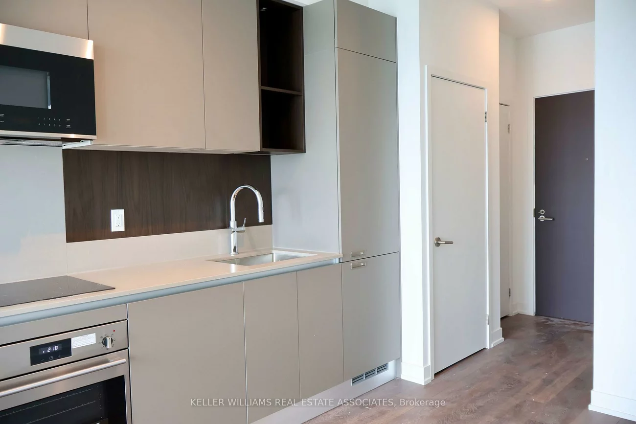 39, Mary, City Centre, Barrie