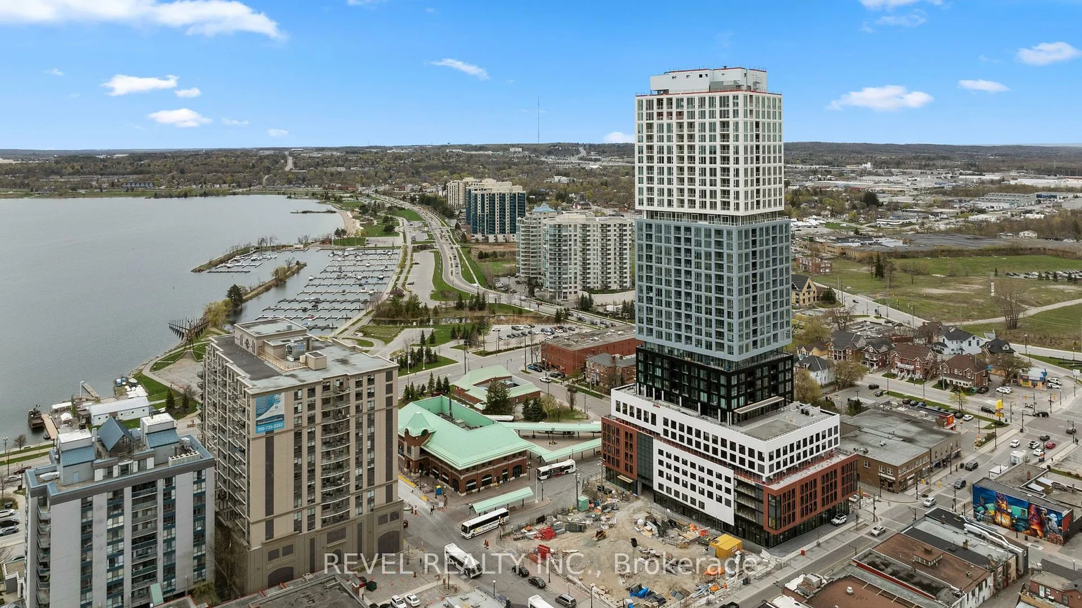 39, Mary, City Centre, Barrie