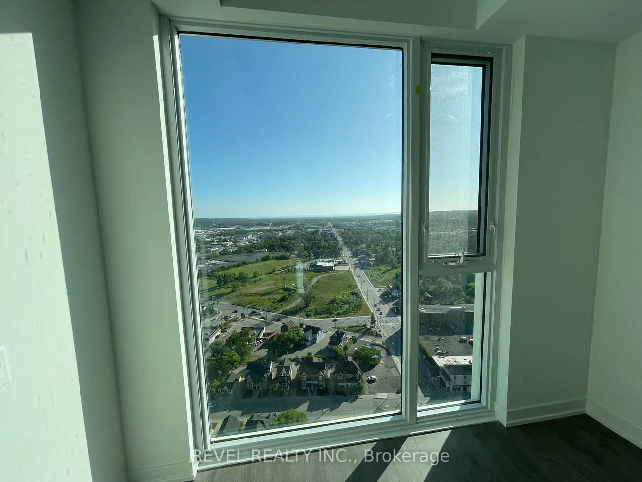 39, Mary, City Centre, Barrie