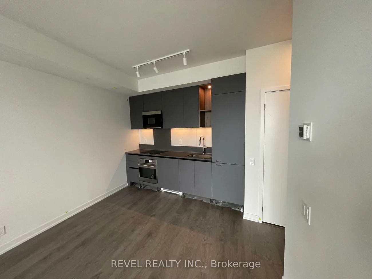 39, Mary, City Centre, Barrie