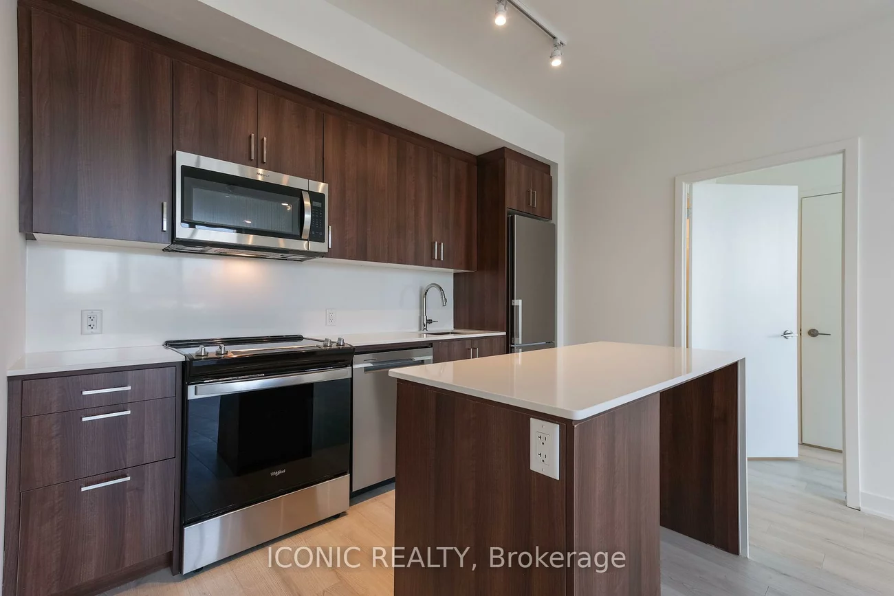 681, Yonge, Painswick South, Barrie