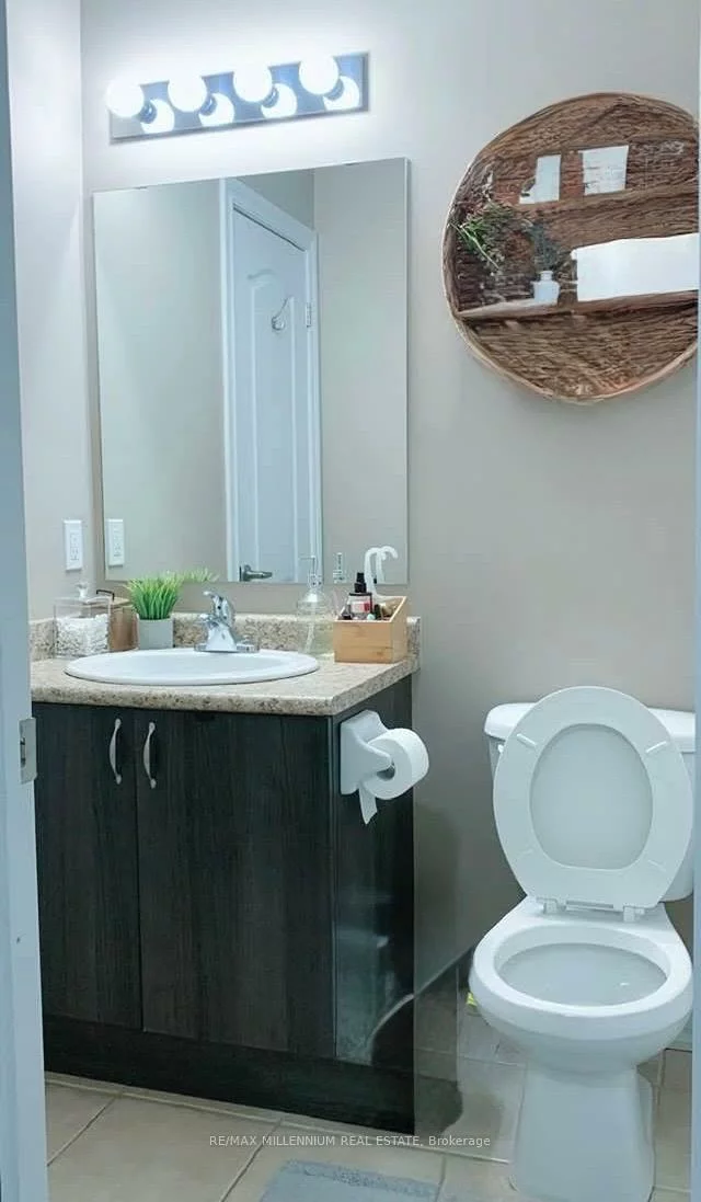 60, Southwoods, Holly, Barrie