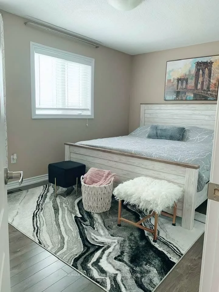 60, Southwoods, Holly, Barrie