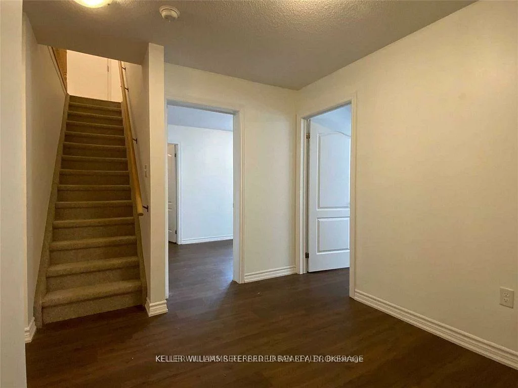 25, Madelaine, Painswick South, Barrie