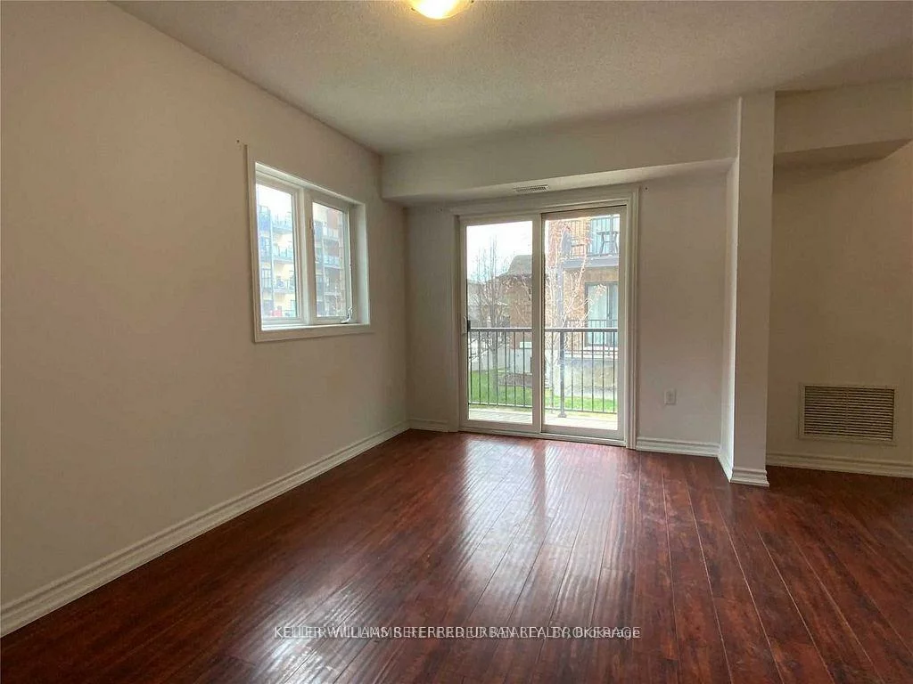 25, Madelaine, Painswick South, Barrie
