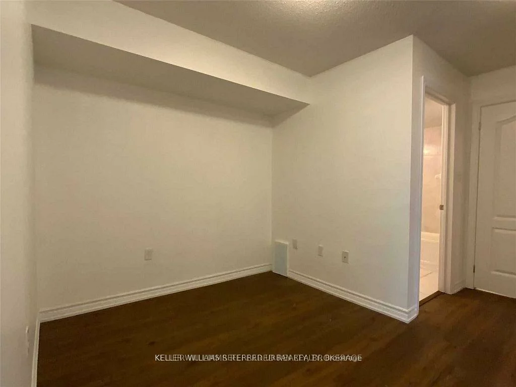 25, Madelaine, Painswick South, Barrie