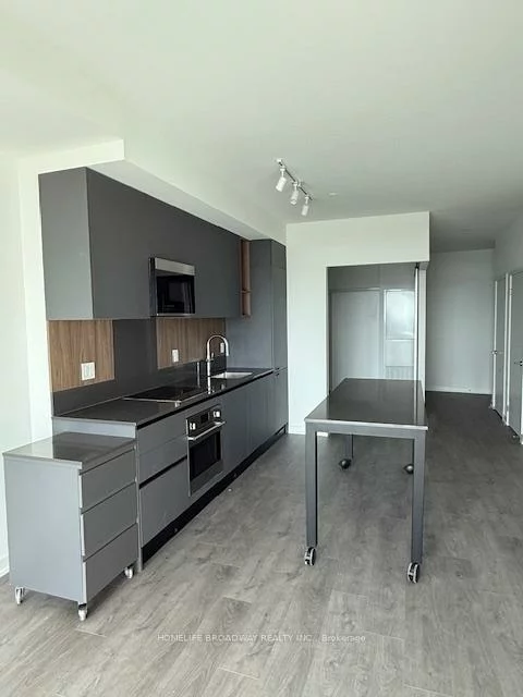 39, Mary, City Centre, Barrie