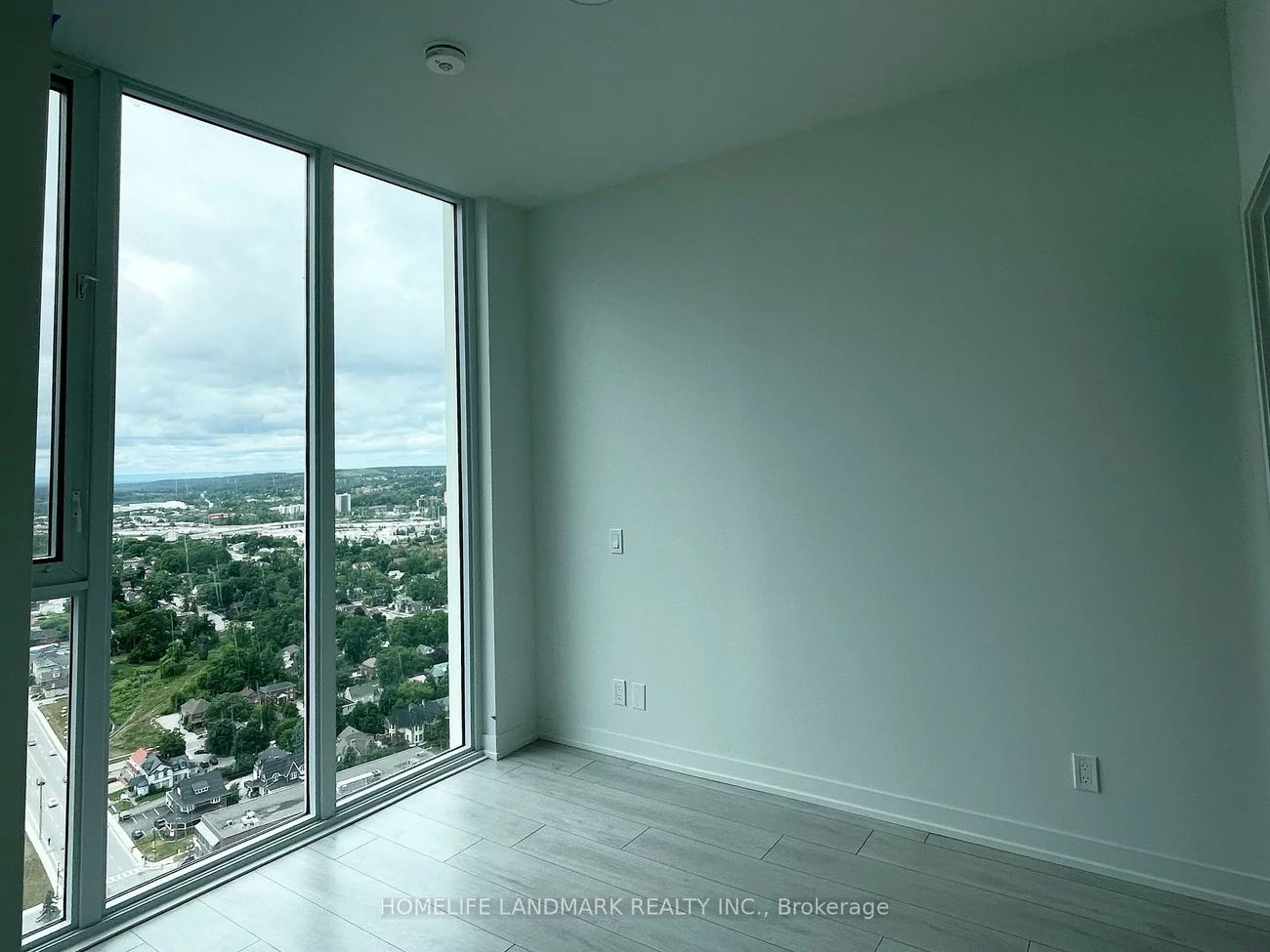 39, Mary, City Centre, Barrie