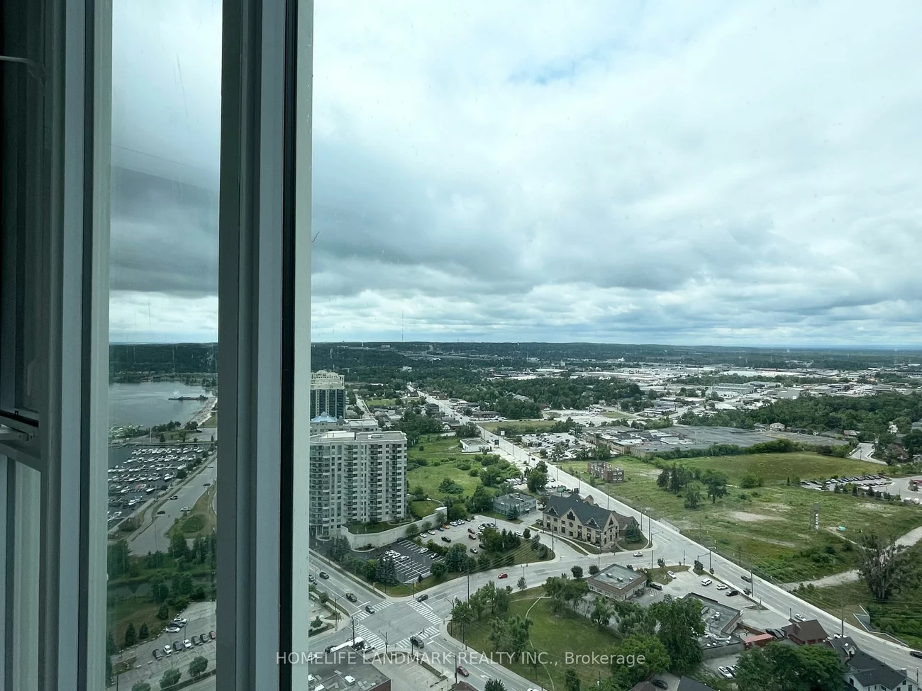 39, Mary, City Centre, Barrie