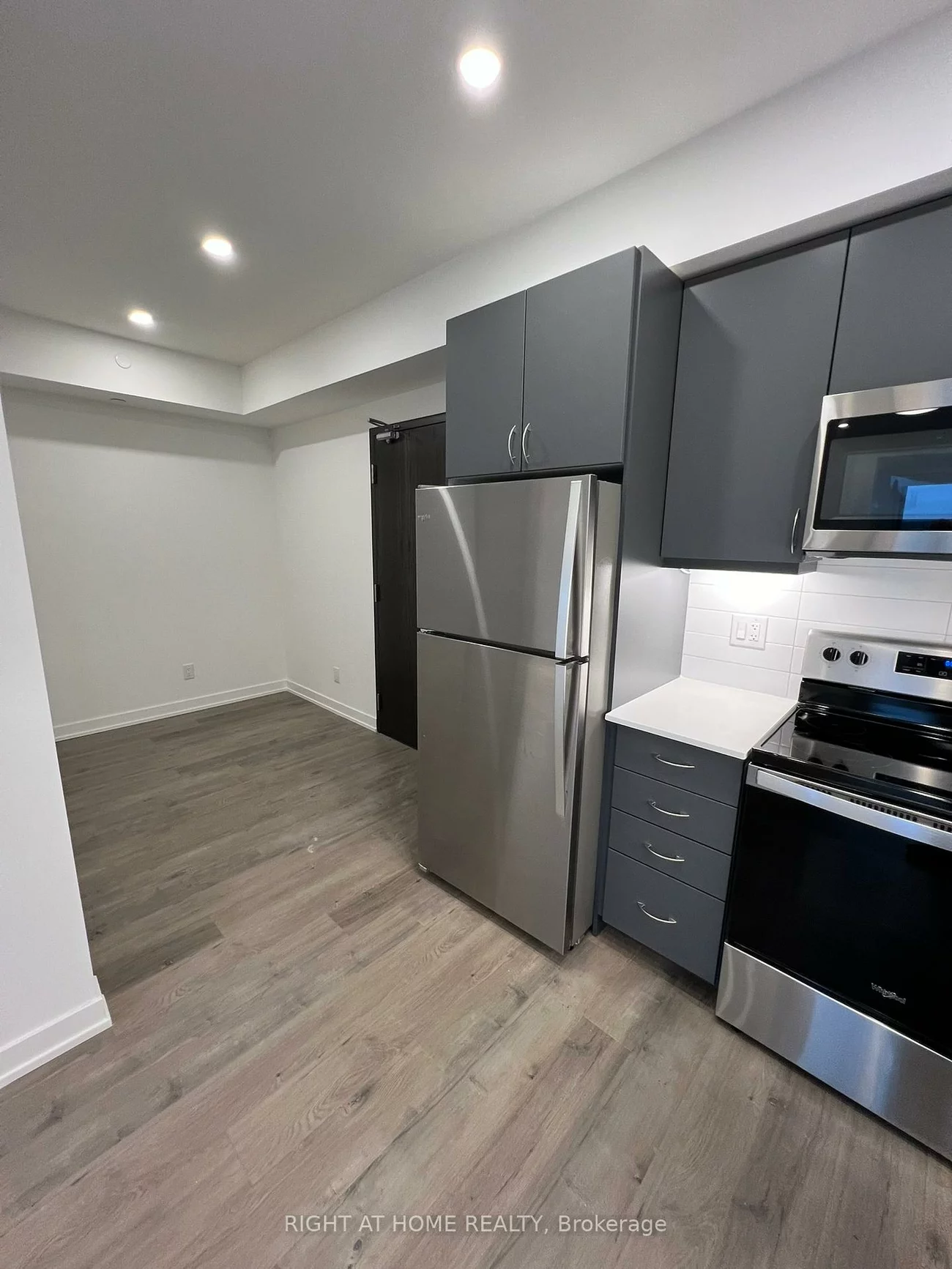 56, Lakeside, Little Lake, Barrie
