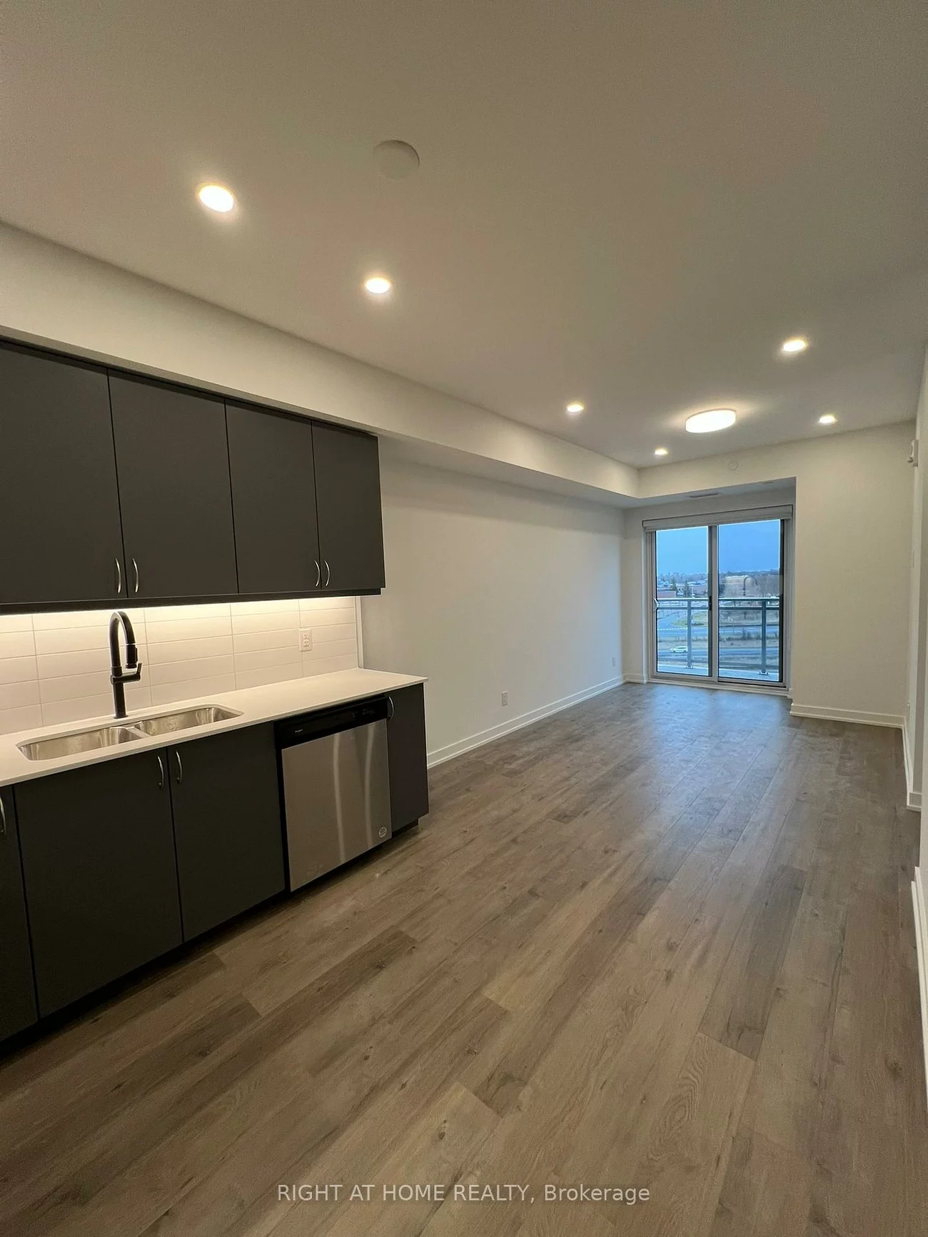 56, Lakeside, Little Lake, Barrie