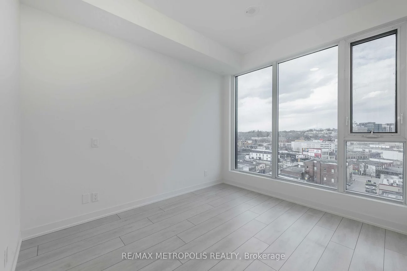 39, Mary, City Centre, Barrie