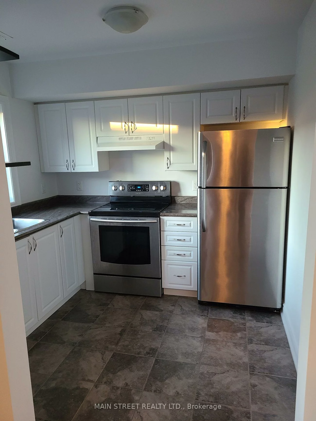 35, Madelaine, Painswick South, Barrie