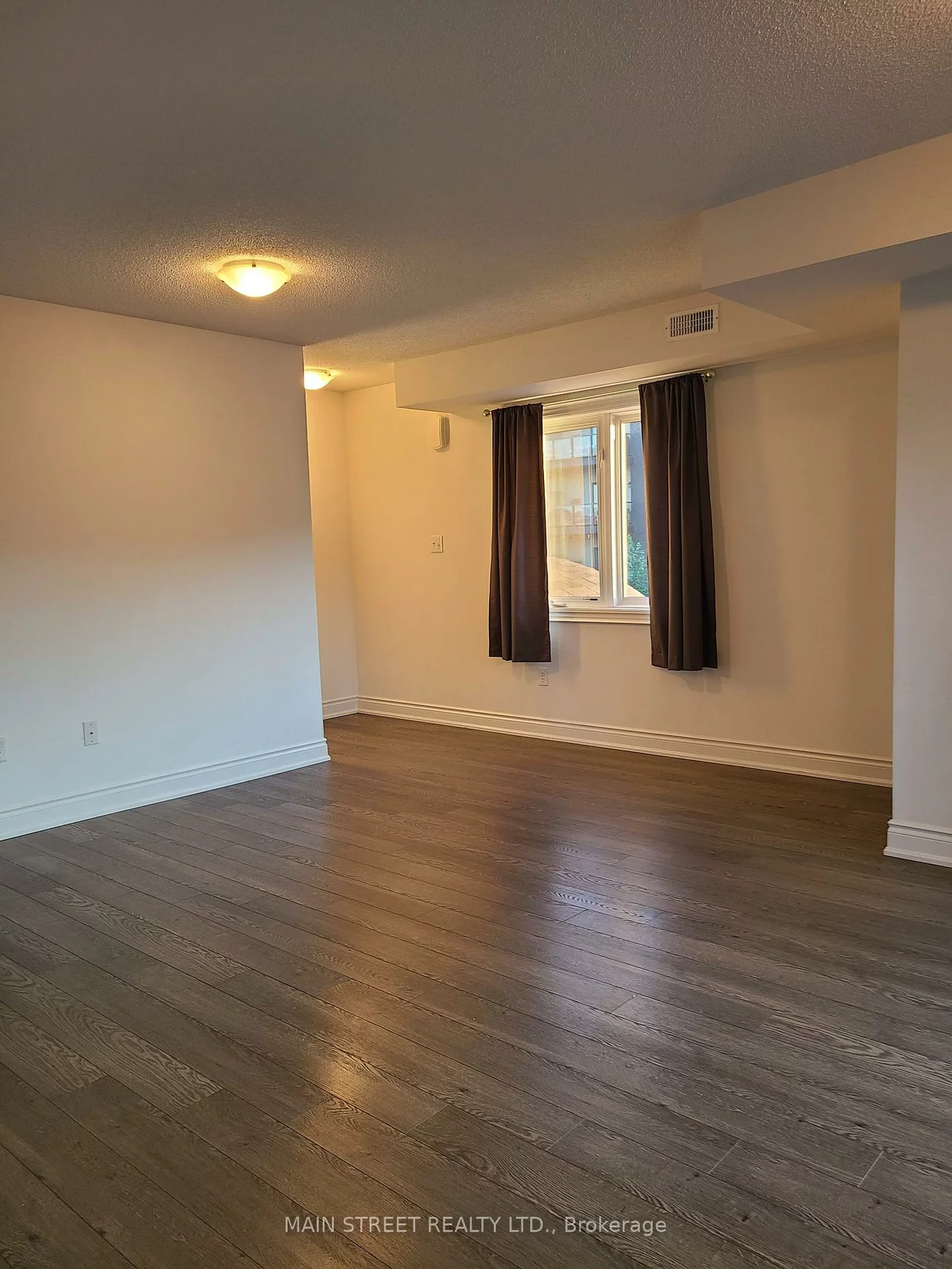 35, Madelaine, Painswick South, Barrie
