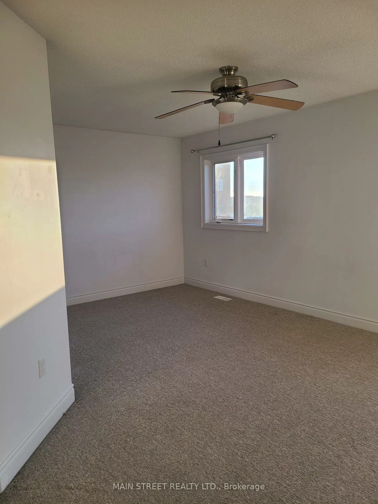 35, Madelaine, Painswick South, Barrie